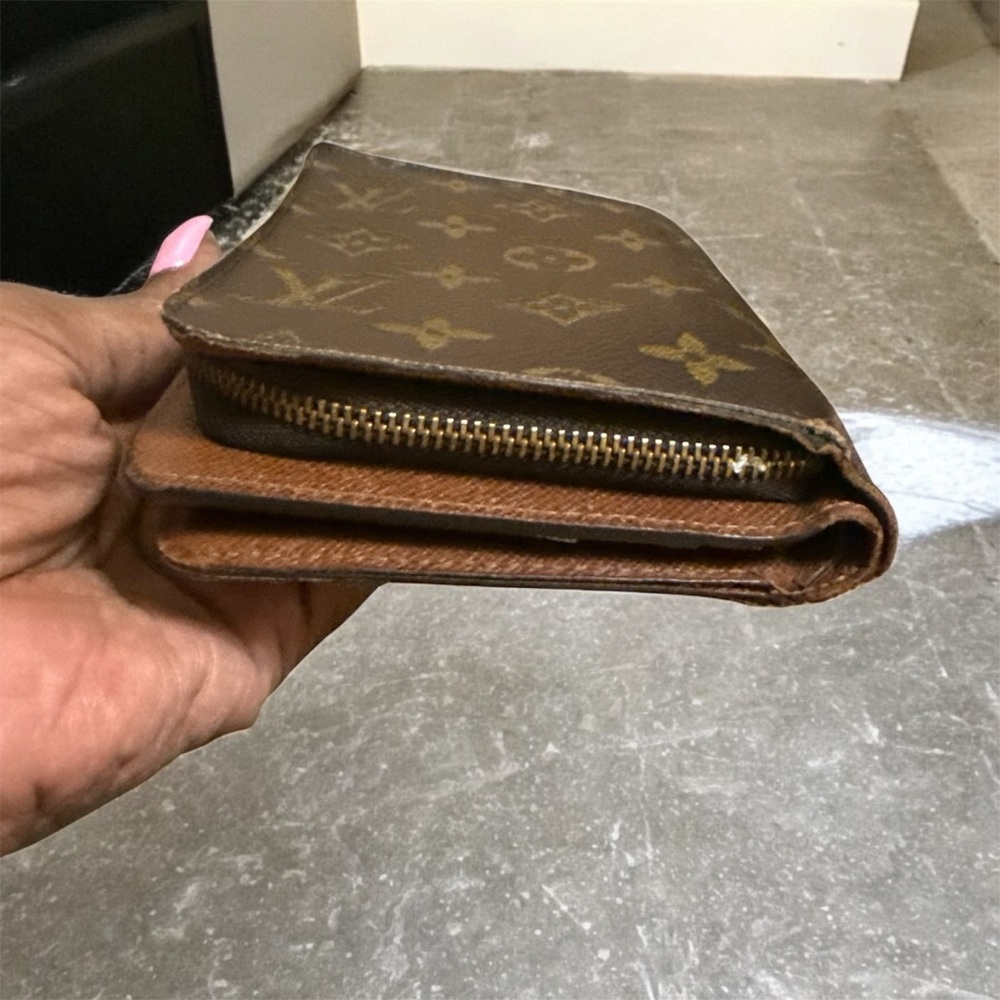 Louis Vuitton Monogram Wallet all items in my close are 100% authentic